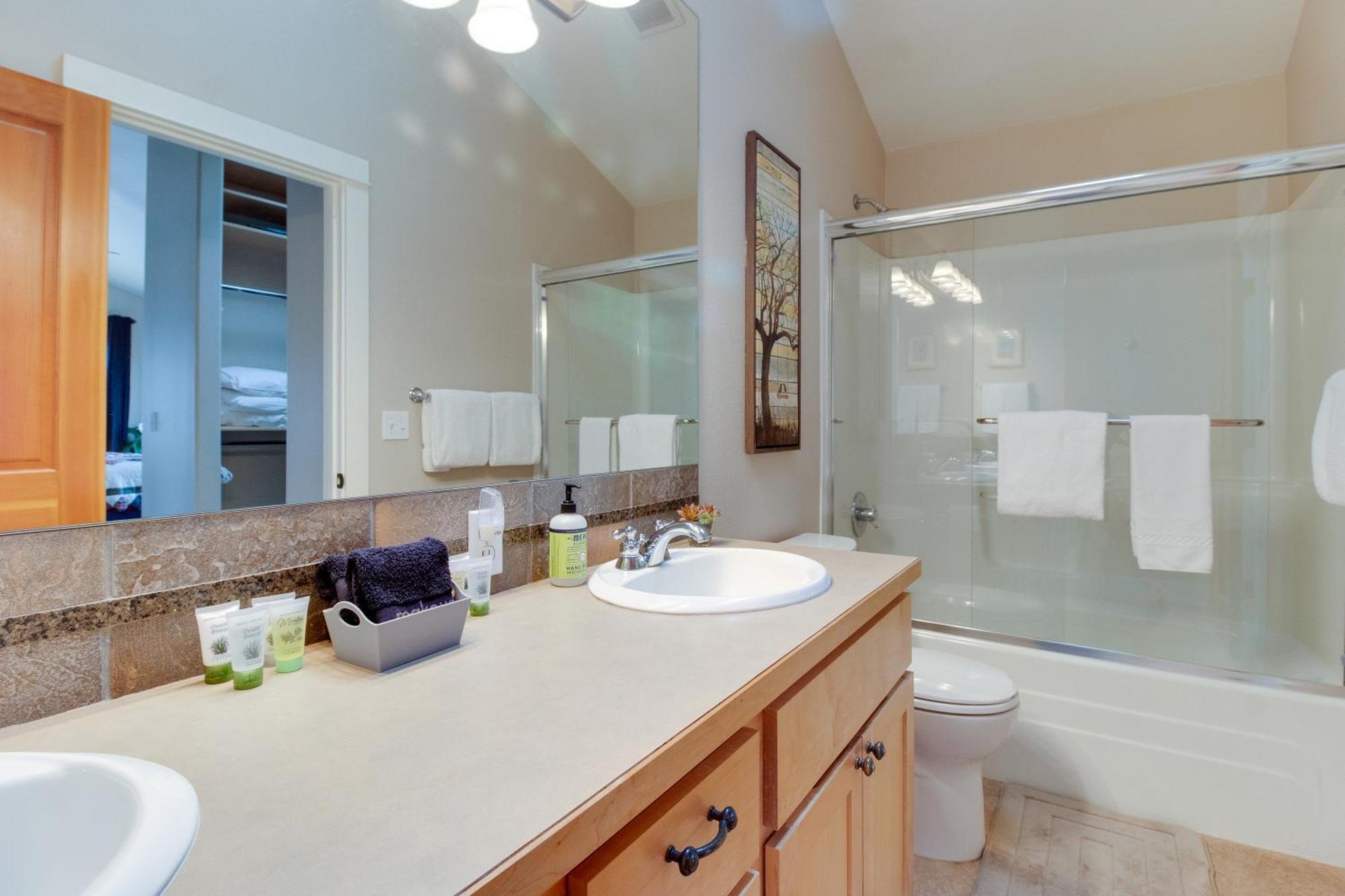 Riley'S Mountain View Apartment Sisters Luaran gambar