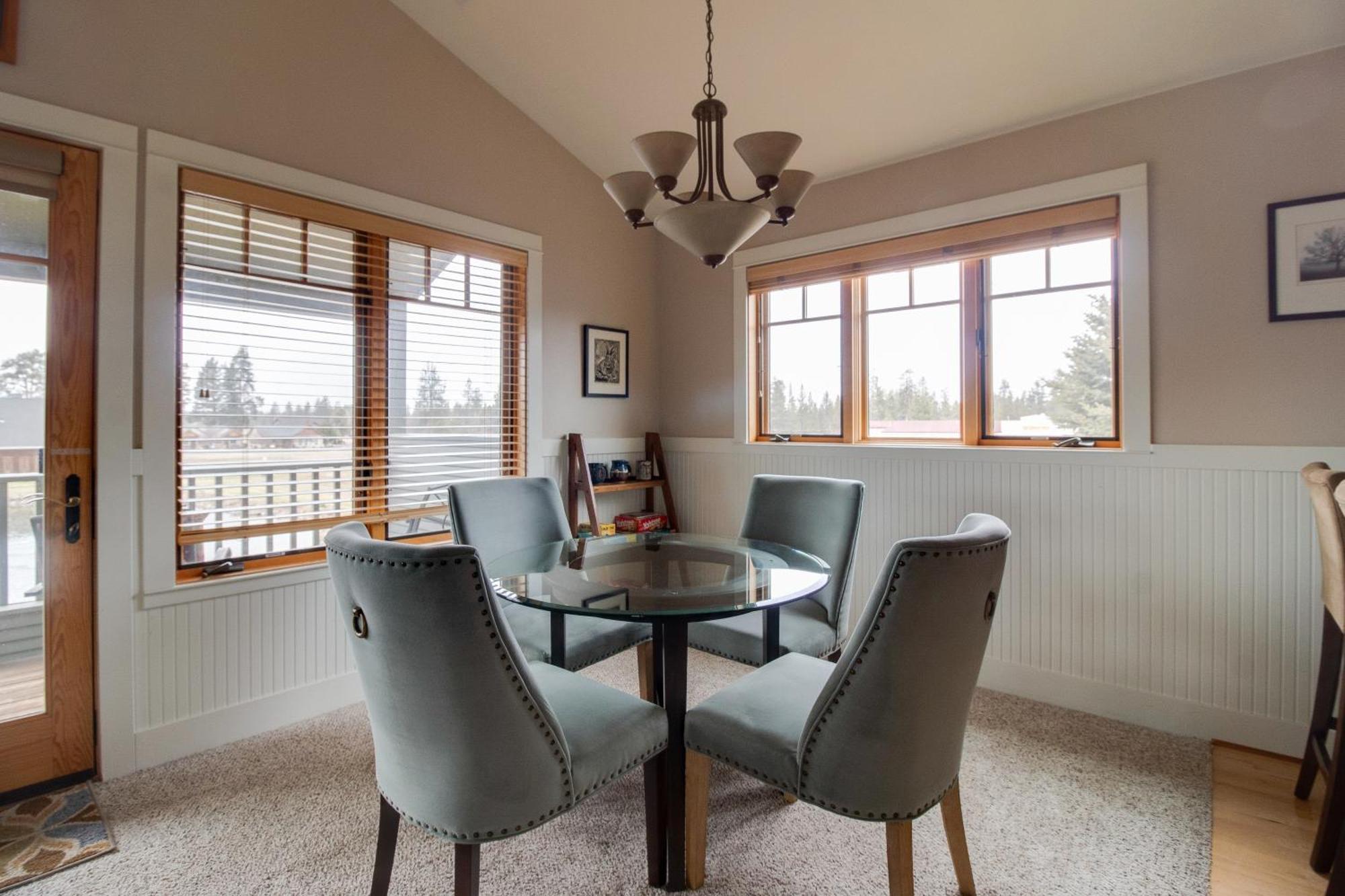 Riley'S Mountain View Apartment Sisters Luaran gambar